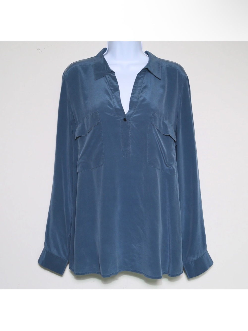 Eileen Fisher 100% Silk Pullover Roll tab sleeved Blouse Pocketed with Hardwear